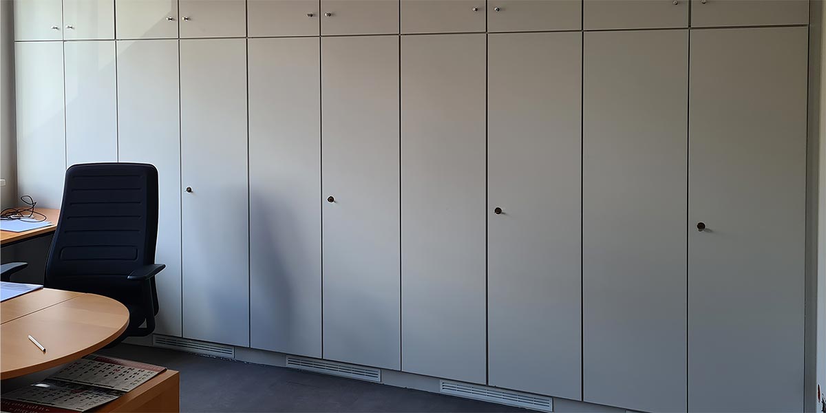 Büro-Schrankwand nach Renovierung durch push2go